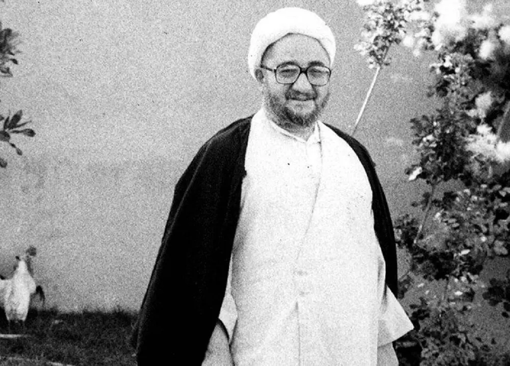 صادق خلخالی با قطار فشنگ و اسلحه در جبهه؛ دهه ۶۰