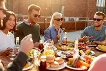 ۸ ویژگی دوستانی که از خانواده نزدیکترند!