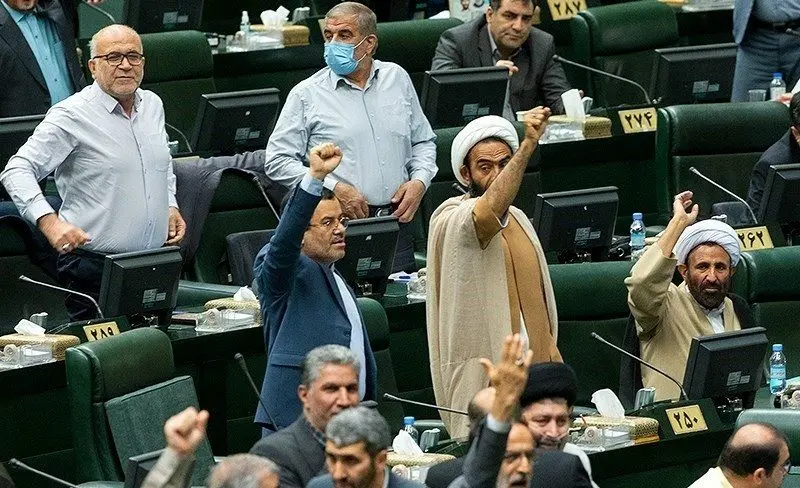 فیل تندروها یاد هندوستان کرده/ آنها مسببان وضع موجود حجاب هستند
