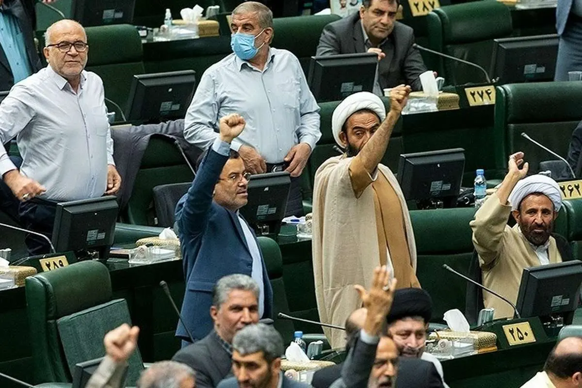فیل تندروها یاد هندوستان کرده/ آنها مسببان وضع موجود حجاب هستند