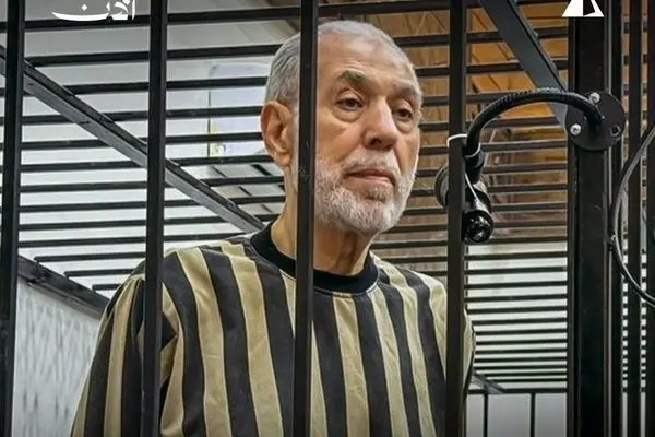  محاکمه احمد حسون، مفتی سابق سوریه در قفس  