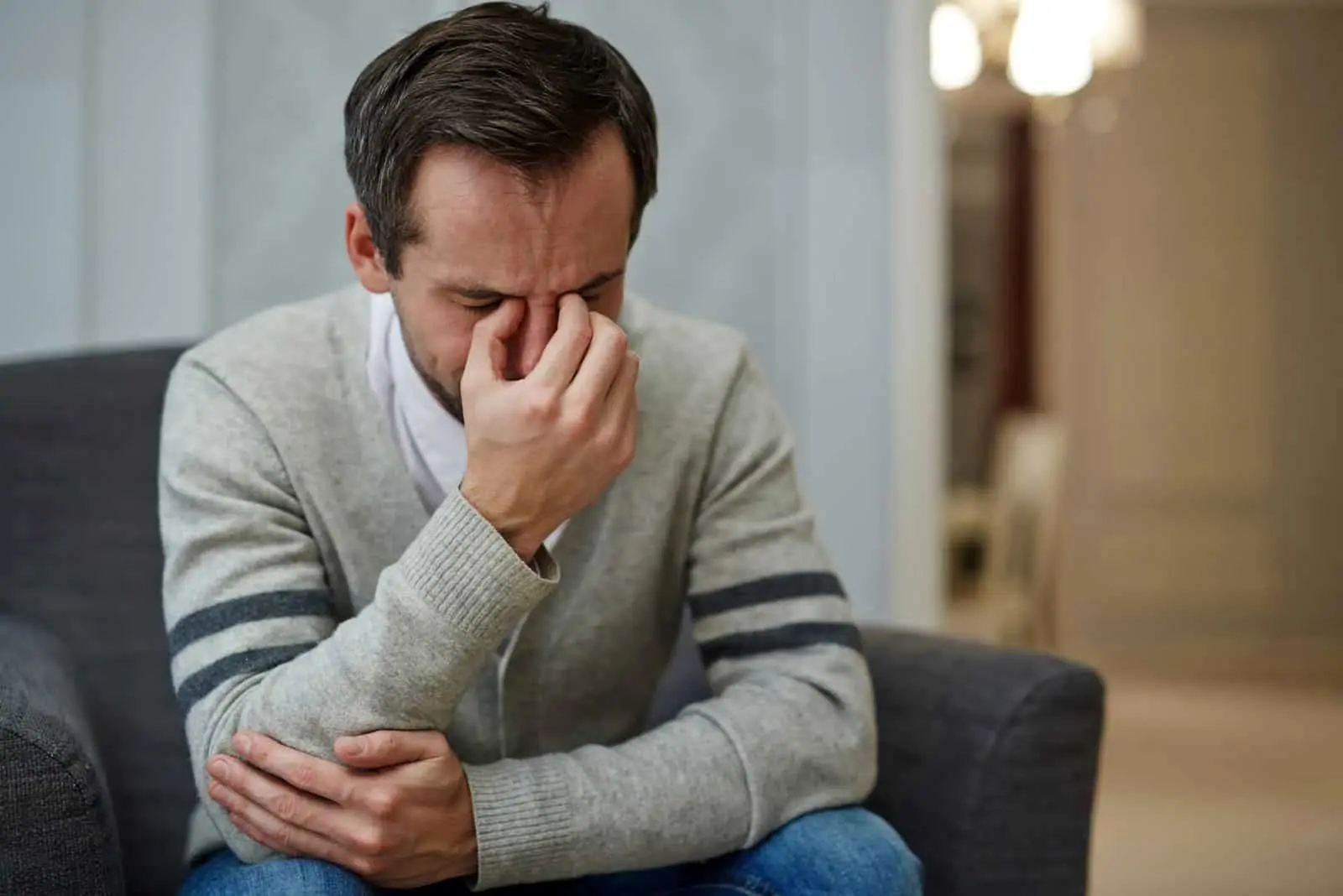 چرا بدون دلیل گریه می کنیم؟ 
