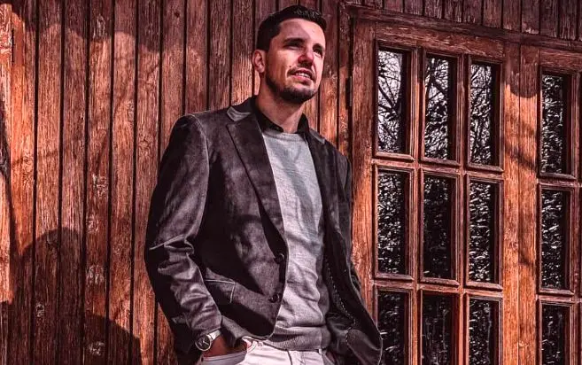 کاسبی جالب ستاره استقلالی در خیابان‌های برزیل