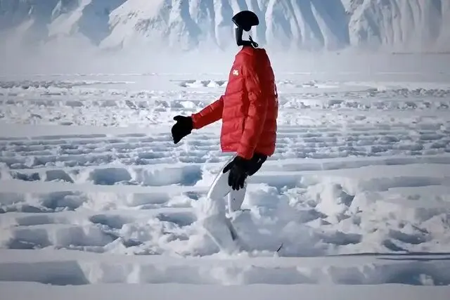 اولین ربات جهان که در سرمای منفی 47 درجه قدم زد!