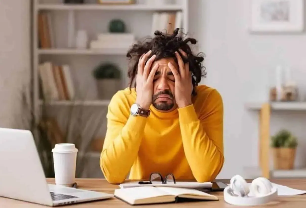 احساس غرق شدن؛ چکار کنیم وقتی همه چیز به مویی بند است!

