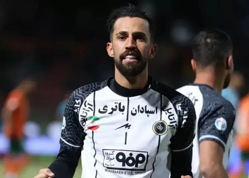 ستاره سپاهان بازی با پرسپولیس را از دست داد