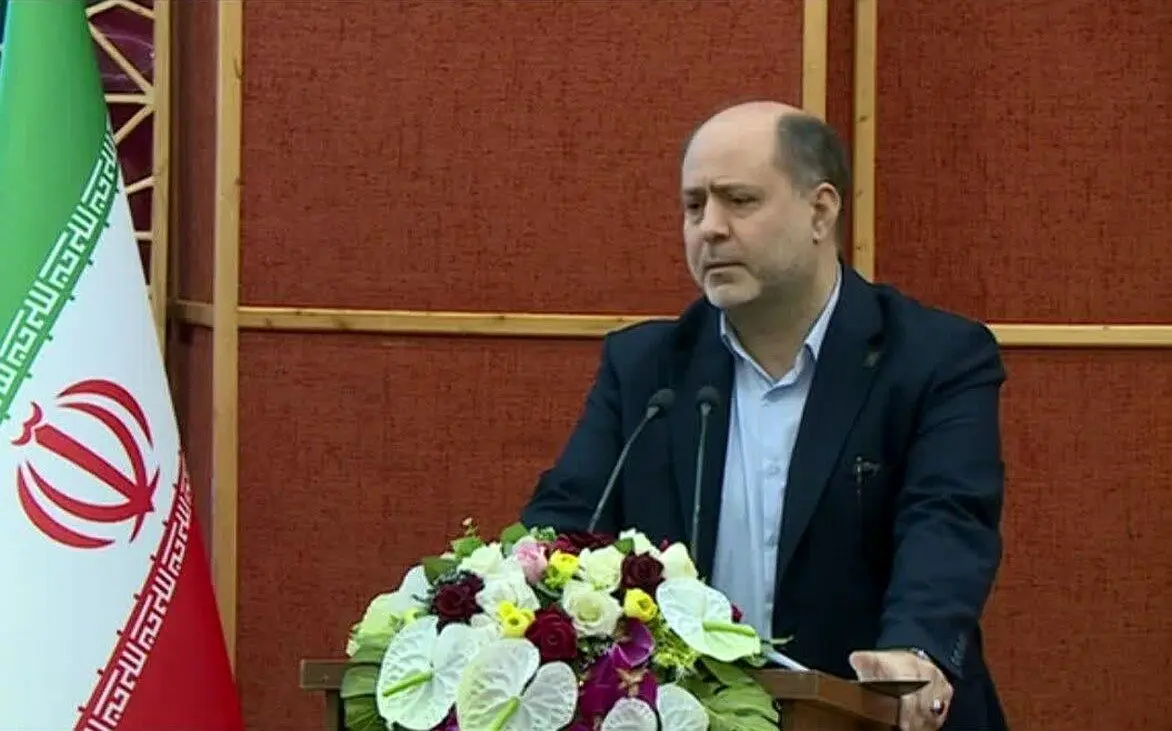 حمایت رییس جمهور در جمع فعالان اقتصادی قزوین، از تولید خودرو هیبریدی