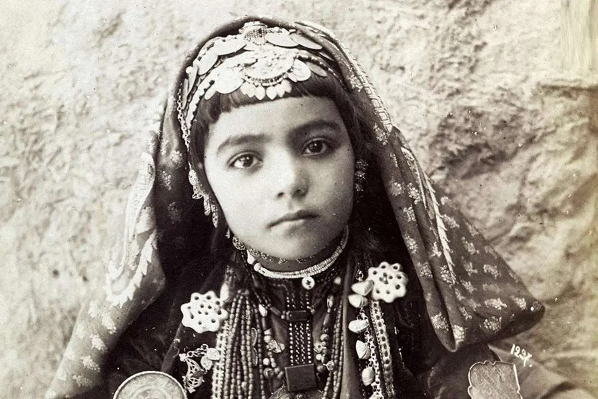 تصاویری از «زن خَرسوار» تا «مرد آتش‌خوار»