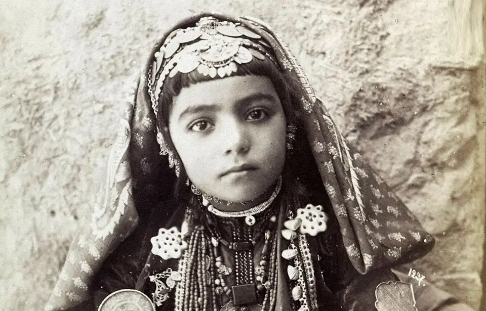 تصاویری از «زن خَرسوار» تا «مرد آتش‌خوار»