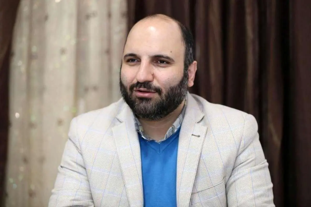 توجیه عجیب رضا عاشری برای توهین به پزشکیان: من طنازم!