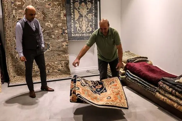 صنعت فرش ایران زیر فشار تحریم‌ها تنها به نخی بند است