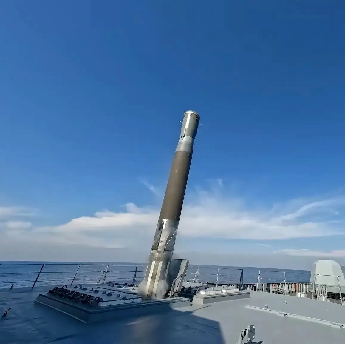 قاتل ناوهای هواپیمابر آمریکا در راه کارائیب؟