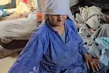 ببینید؛ داستان مادری نابینا که تنها زندگی می‌کند