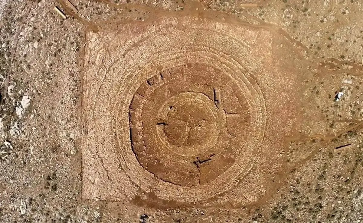 (عکس) کشف قلعه دایره‌ای و هزارتو متعلق به ۴۰۰۰ سال پیش