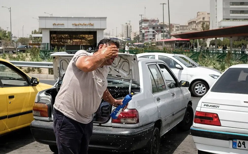 نکاتی برای حفظ آب بدن و پیشگیری از گرمازدگی در مراسم تشییع 
