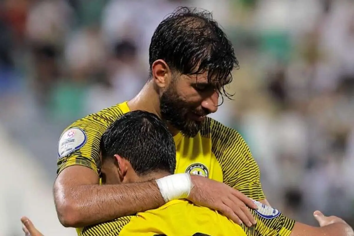 پرسپولیس و سپاهان برای این مهاجم ضعیف سر و دست می‌شکنند؟!
