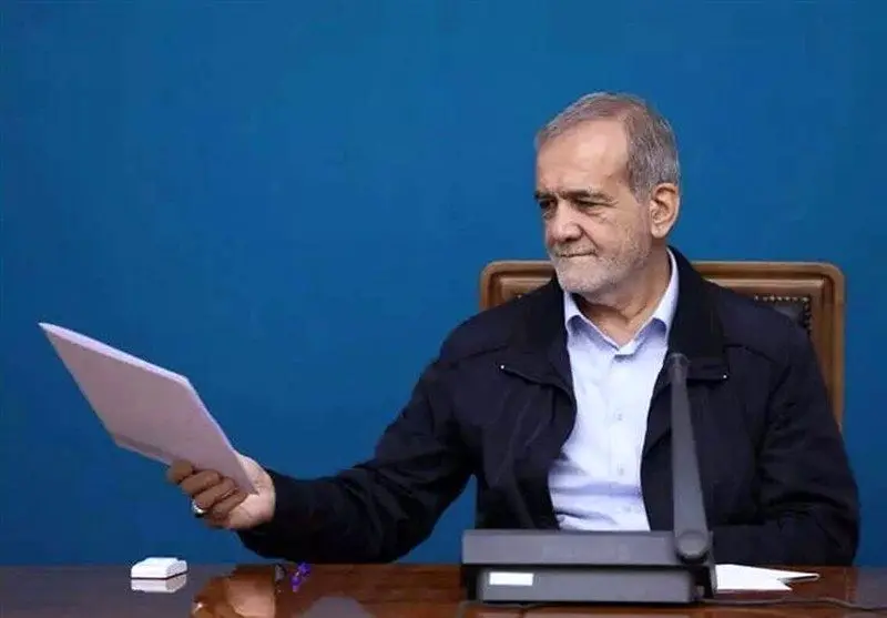  نامه‌ی جمعی از اساتید روزنامه‌نگاری به پزشکیان: فیلترینگ را حذف کنید
