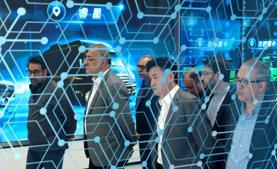 تصاویر ؛ سفر زاکانی برای شکار اتوبوس‌های چینی