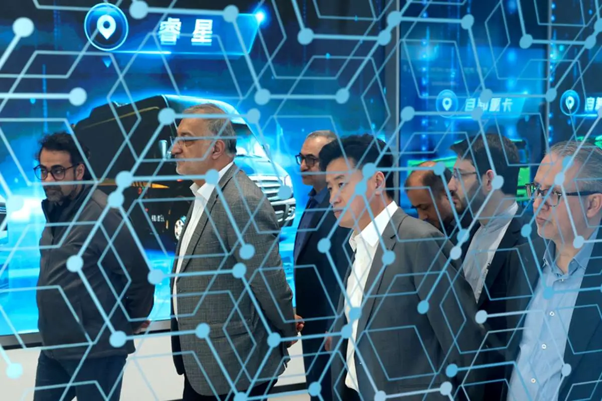 تصاویر ؛ سفر زاکانی برای شکار اتوبوسهای چینی