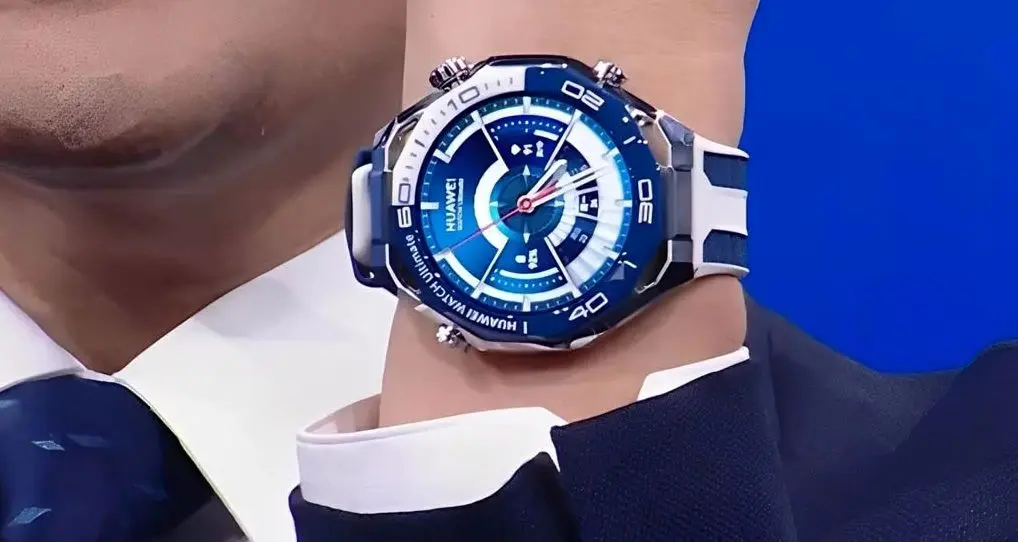 اولین ساعت هوشمند جهان با پیام صوتی ماهواره‌ای رونمایی شد