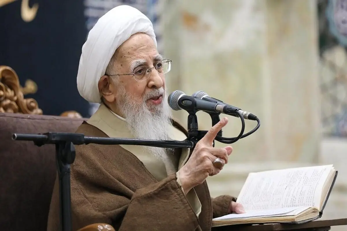 جوادی آملی: با ناقضان وحدت مبارزه کنید