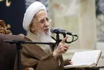 جوادی آملی: با ناقضان وحدت مبارزه کنید
