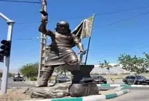 تندیس کاوه آهنگر کنار بازار آهن تهران قرار گرفت