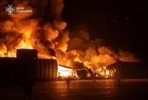 آتش‌سوزی گسترده در جایگاه سوخت اوکراین پس از حمله روسیه