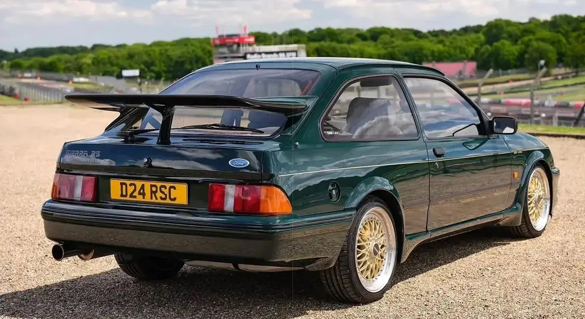 سیرا کاسورث؛ خودروی رویایی سارقان و کابوس شرکت‌های بیمه