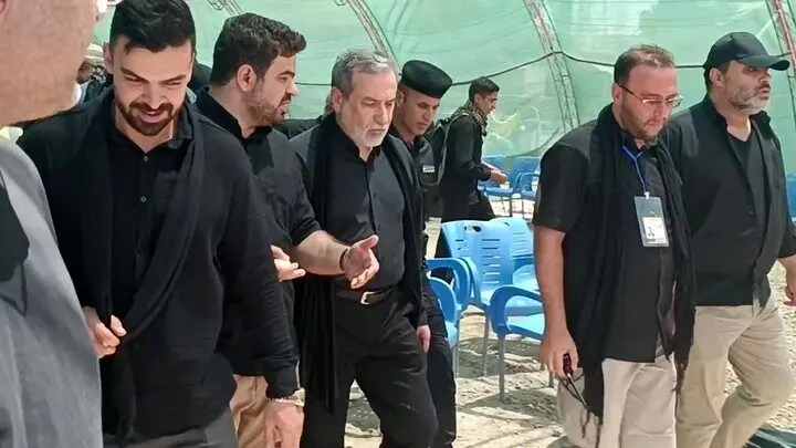 پیاده روی عراقچی وزیر امور خارجه در اربعین