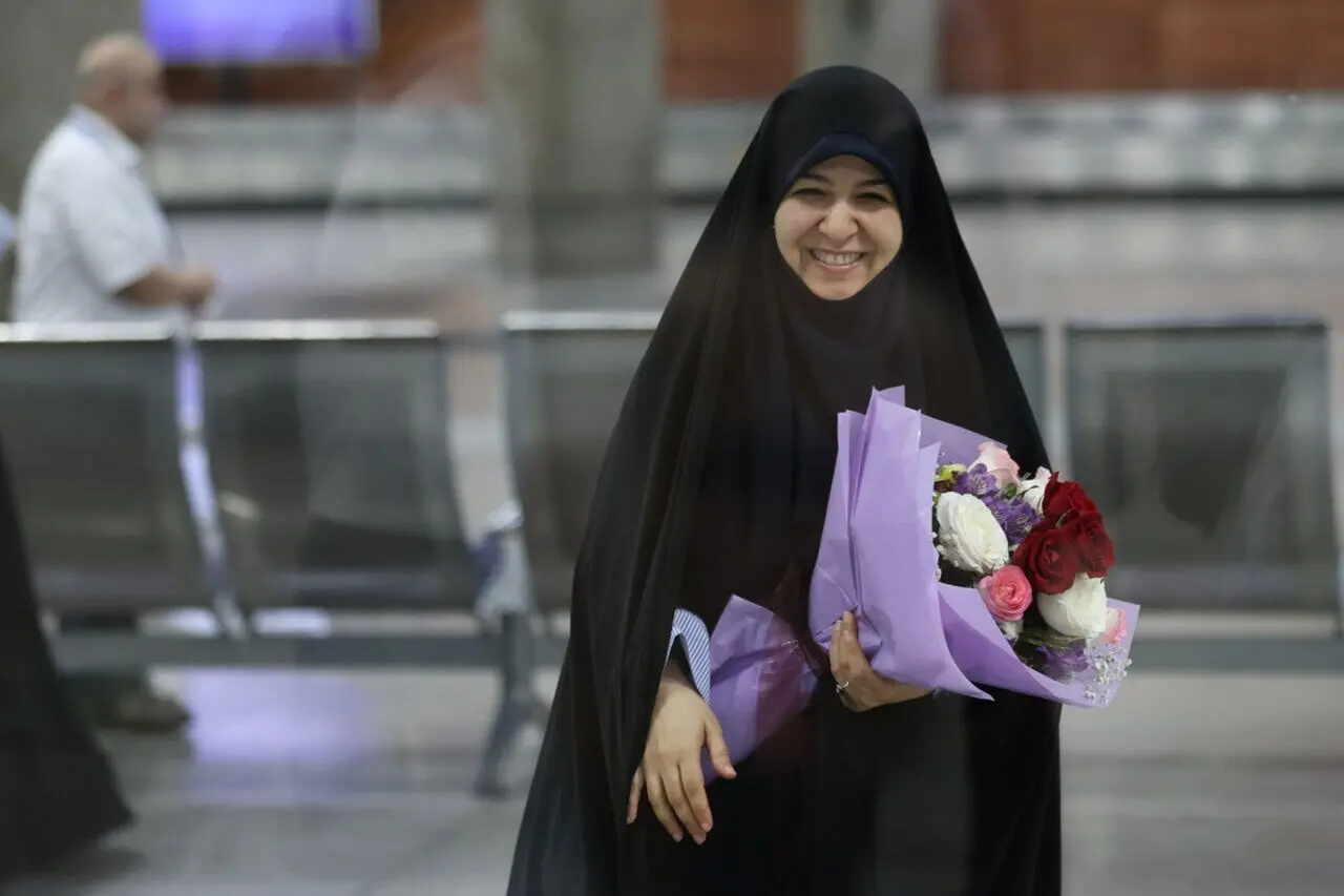تصاویر؛ بازگشت رایزن اخراجی ایران از فرانسه