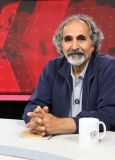 جامعه مدنی در تحولات آینده ایران پیشگام است / برخی بر طبل جنگ کوبیده و مردم را مضطرب می کنند/ رادیکالیسم ایرانی از جنبش های اجتماعی خوشحال نیست / دیدیم که طبقه متوسط فرونریخته و حاضر و ناظر است / مداحی با مولفه ایران و ای ایران بسیار قابل تأمل است

