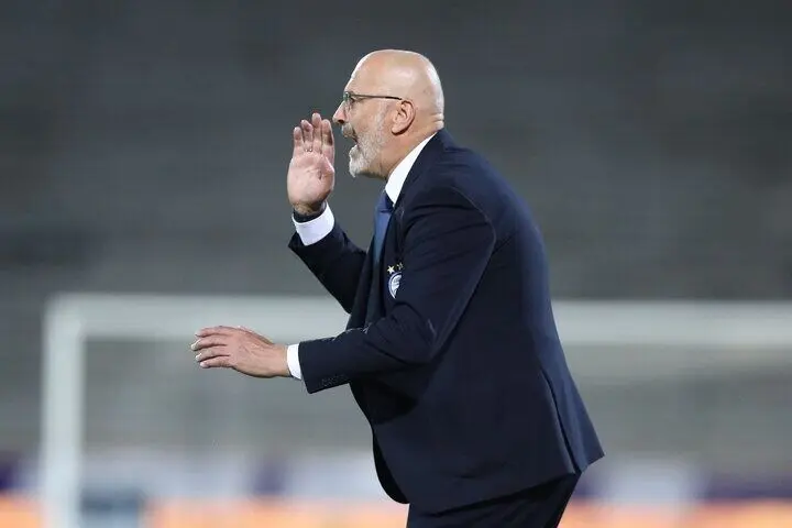 اقدام جالب سرمربی سابق استقلال؛ پول مرا بعد از جنگ با آمریکا بدهید!

