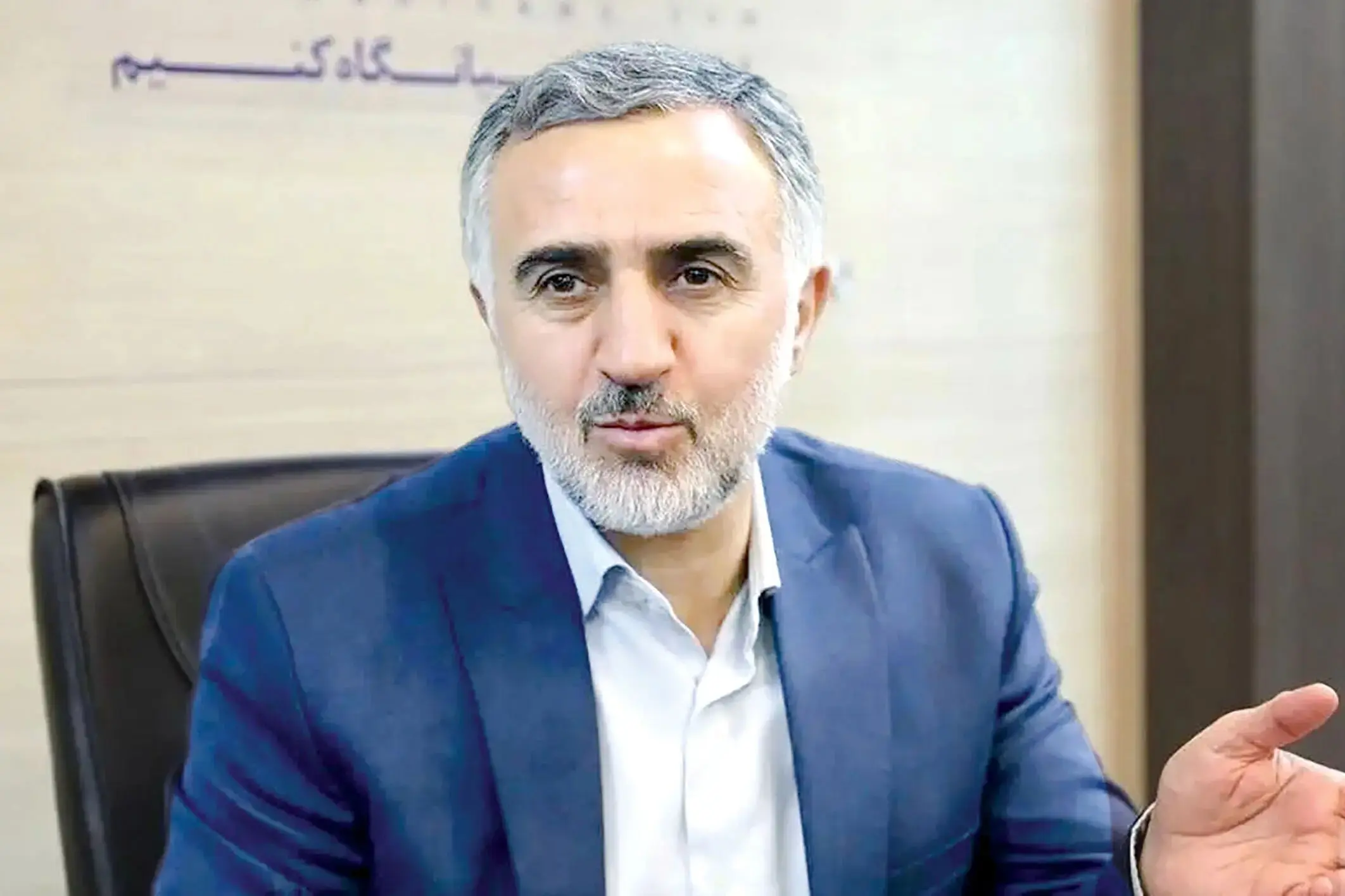 نماینده مجلس: خانمی که پشت موتور است، در معرض باد قرار می‌گیرد و تبرج می‌شود 