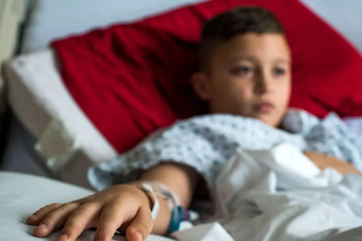 روزانه ۱۰۰۰ کودک مبتلا به آنفلوانزا به بیمارستان مراجعه می کنند
