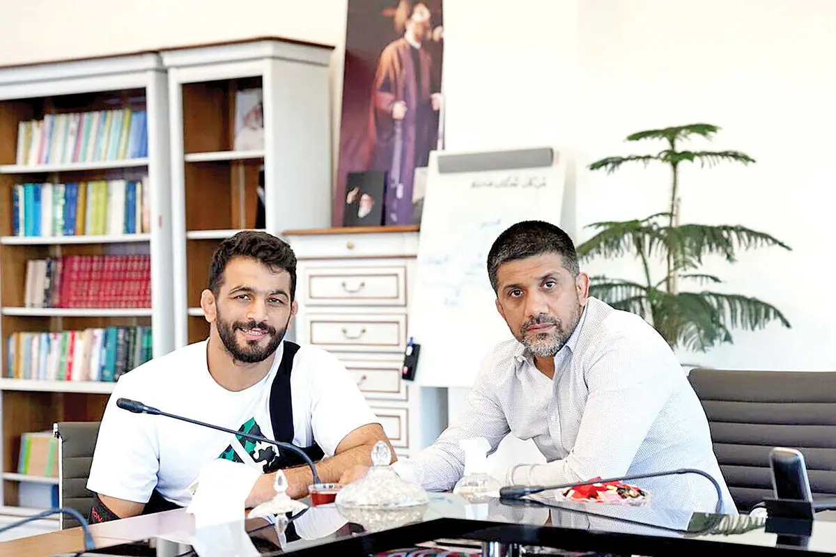 دفاع عجیب علیرضا دبیر از حسن یزدانی؛ فهم ندارید!

