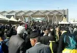 ویدئو؛ کمبود اتوبوس زائران را در مرز مهران معطل کرد