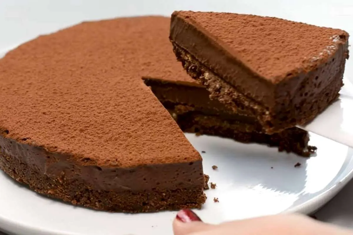 طرز تهیه چیزکیک شکلاتی یخچالی بدون فر