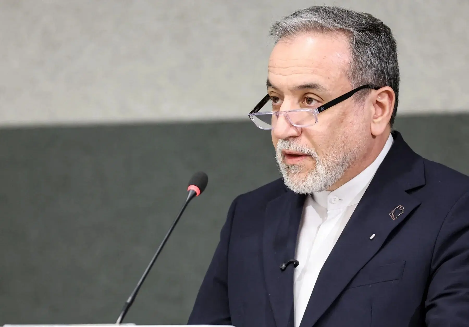 گفتگوی تلفنی عراقچی با وزرای امور خارجه مصر و عربستان