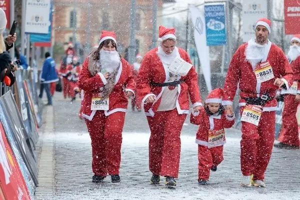 ماراتن بابانوئل‌ها