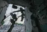آثار بمباران مدرسه میناب روی صورت محمد