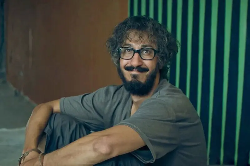 مرد عینکی