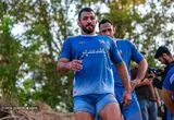 آبیاری کشتی‌گیران با شلنگ باغ‌بانی توسط دبیر 