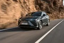 لکسوس RZ 300e؛ شاسی‌بلند لوکس به ایران رسید