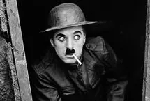 چارلی چاپلین: در جنگ جهانی اول «دوش‌فنگ» را ساختم تا جنگ را به تمسخر بگیرم