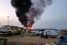 آسیب ۱۰ تا ۷۰ درصدی به ۴ شناور در بندر دیر/ علت حادثه در دست بررسی است
