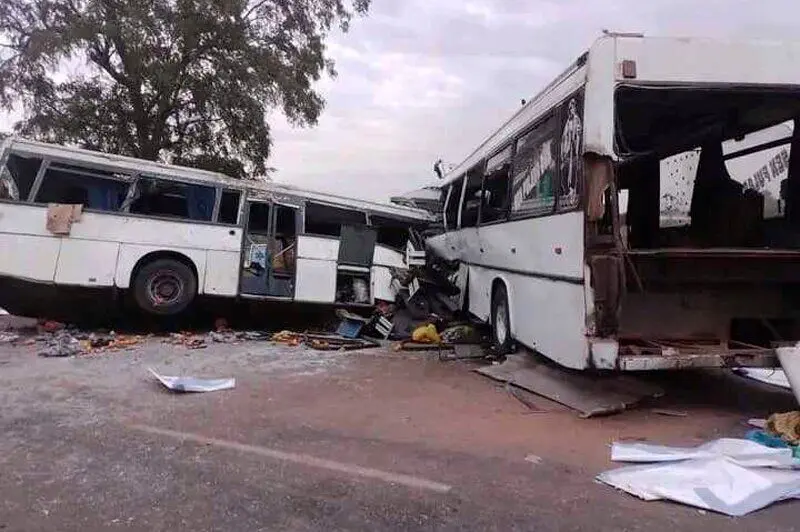 تصادف دو اتوبوس در جاده مخصوص کرج/ ۱۶ نفر مصدوم شدند
