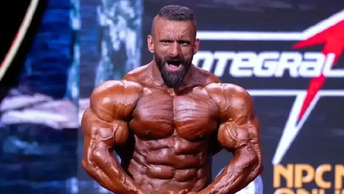 رقص هادی چوپان در تلویزیون حاشیه‌ساز شد