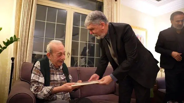 دیدار وزیر ارشاد با حسن ریاحی