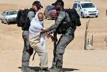 ببینید؛ سرقت عصای پیرمرد فلسطینی توسط شهرک‌نشین صهیونیست